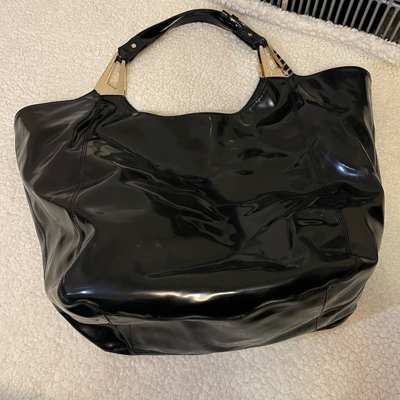 DKNY patent leather large hobo tote bag in black and silver hardware - Picture 3 of 16